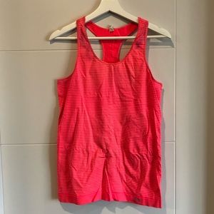 Workout tank top